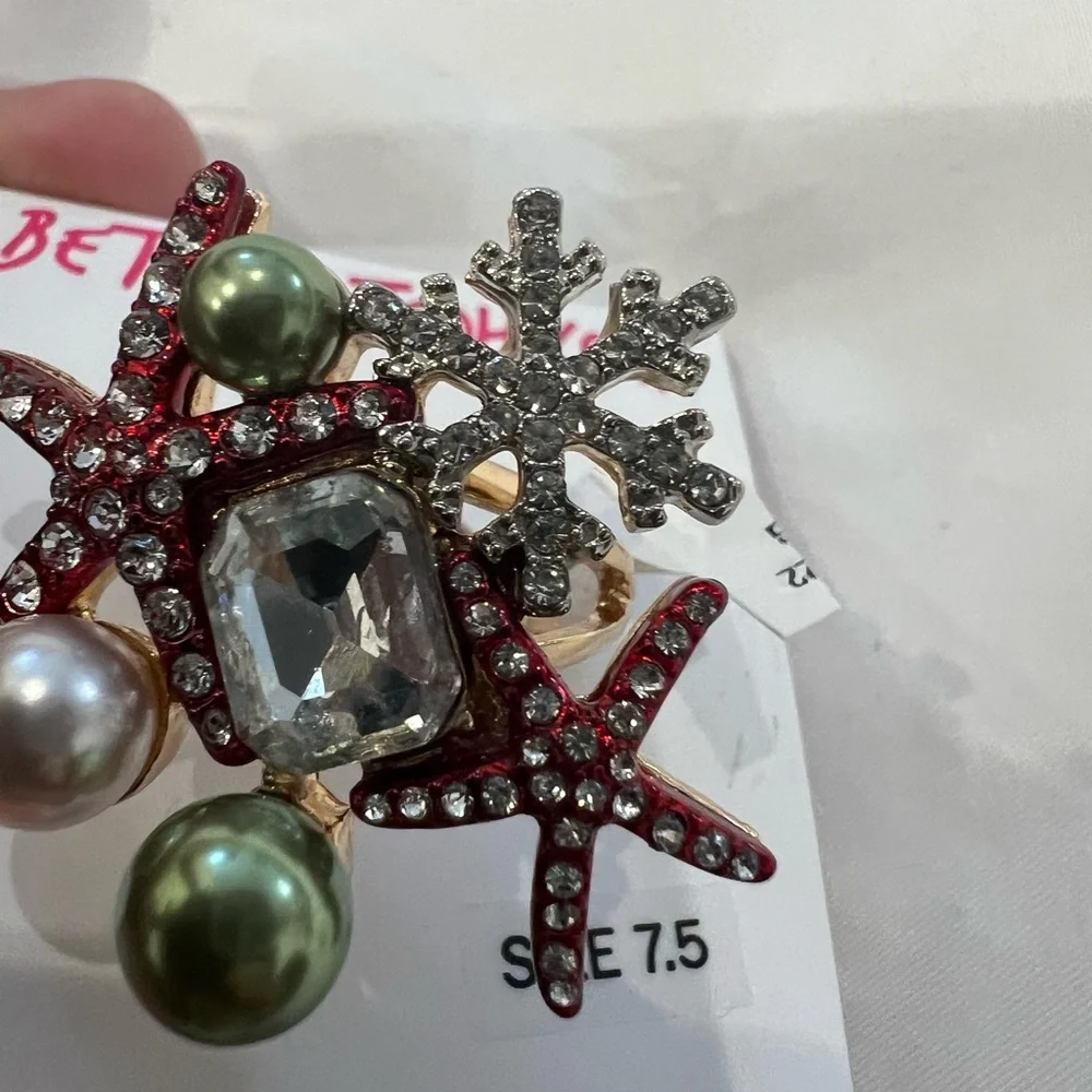 Betsy Johnson ring - Picture 4 of 7